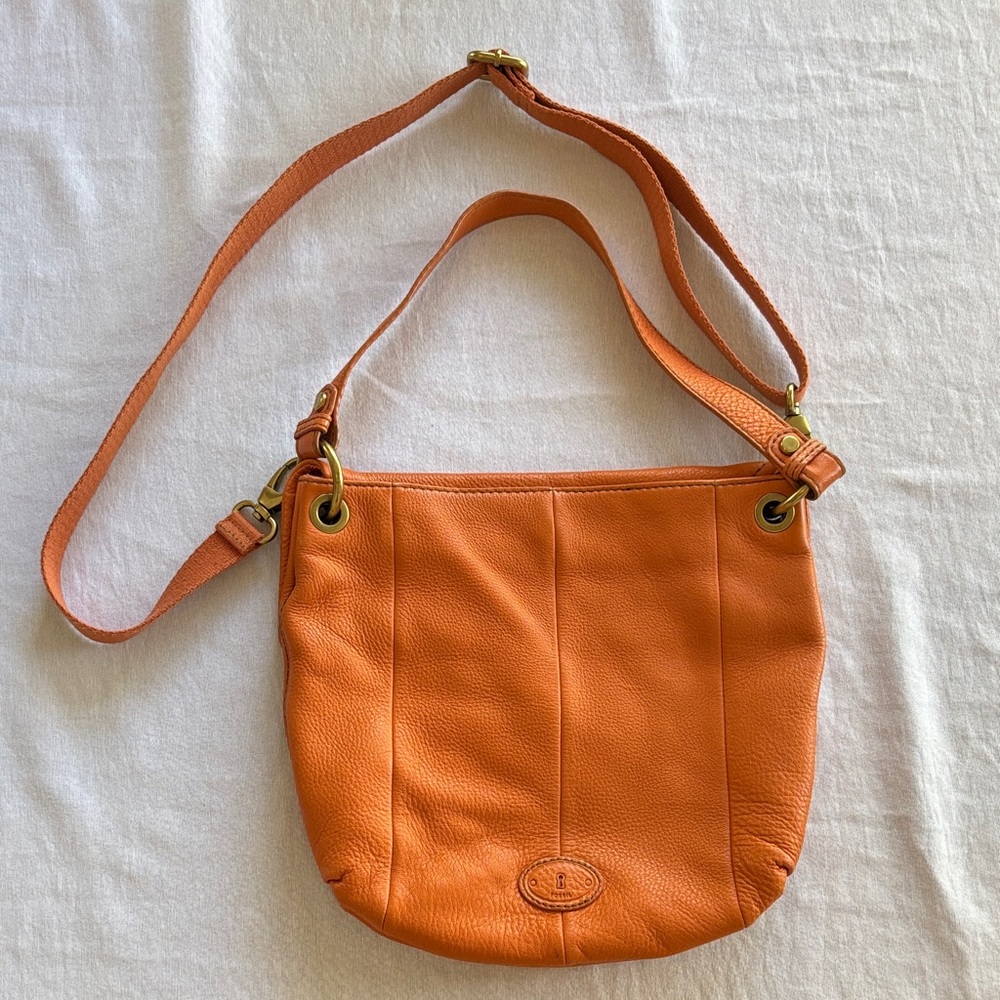 Fossil Vibrant Orange Crossbody Bag shoulder strap lots of pockets purse